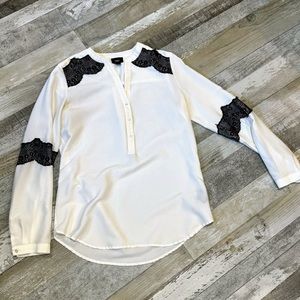 Women’s Mossimo White & Black Lace Blouse - Size XS